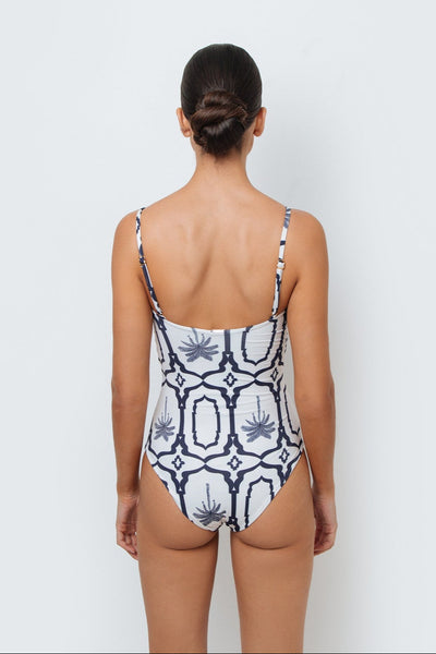 Holly One Piece
